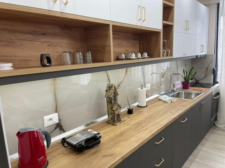Melody Apartment In Korce Bagian luar foto