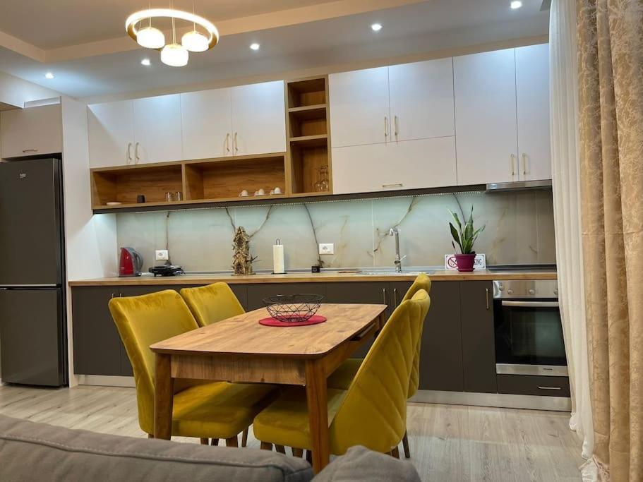 Melody Apartment In Korce Bagian luar foto